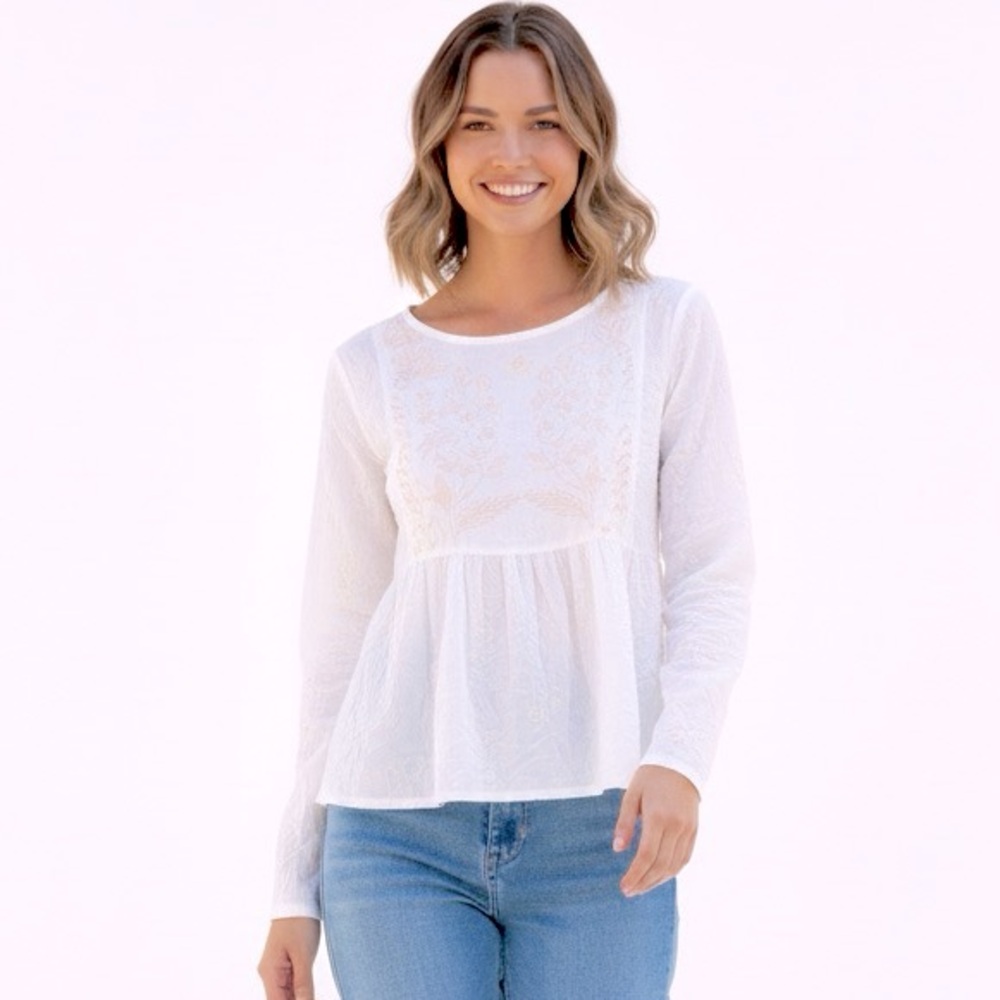 Women’s White Flowy Comfy Long Sleeve Tee